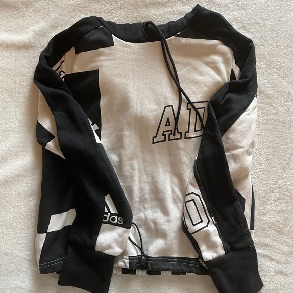 Adidas Cropped Graphic Lightweight Sweatshirt Black and White SZ Small - Picture 3 of 5